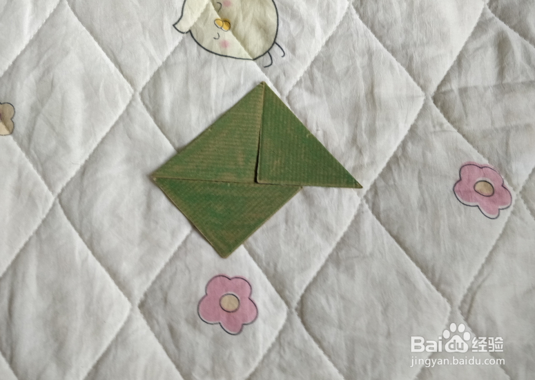 用九巧板怎么拼一个学京剧的小哥哥呢？