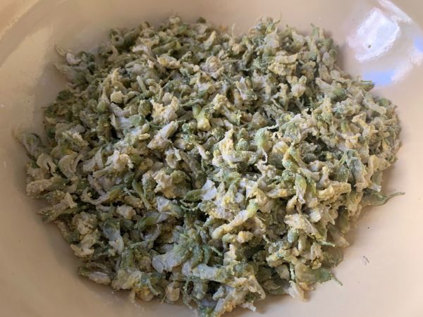 酸辣香浓槐花麦饭