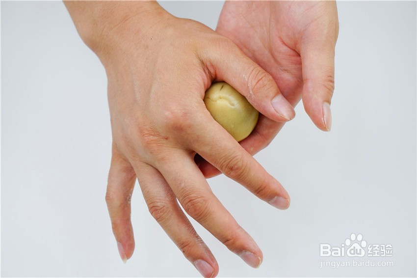 红豆沙蛋黄月饼怎么做