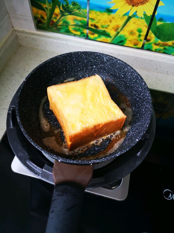 厚土司烤香肠芝士