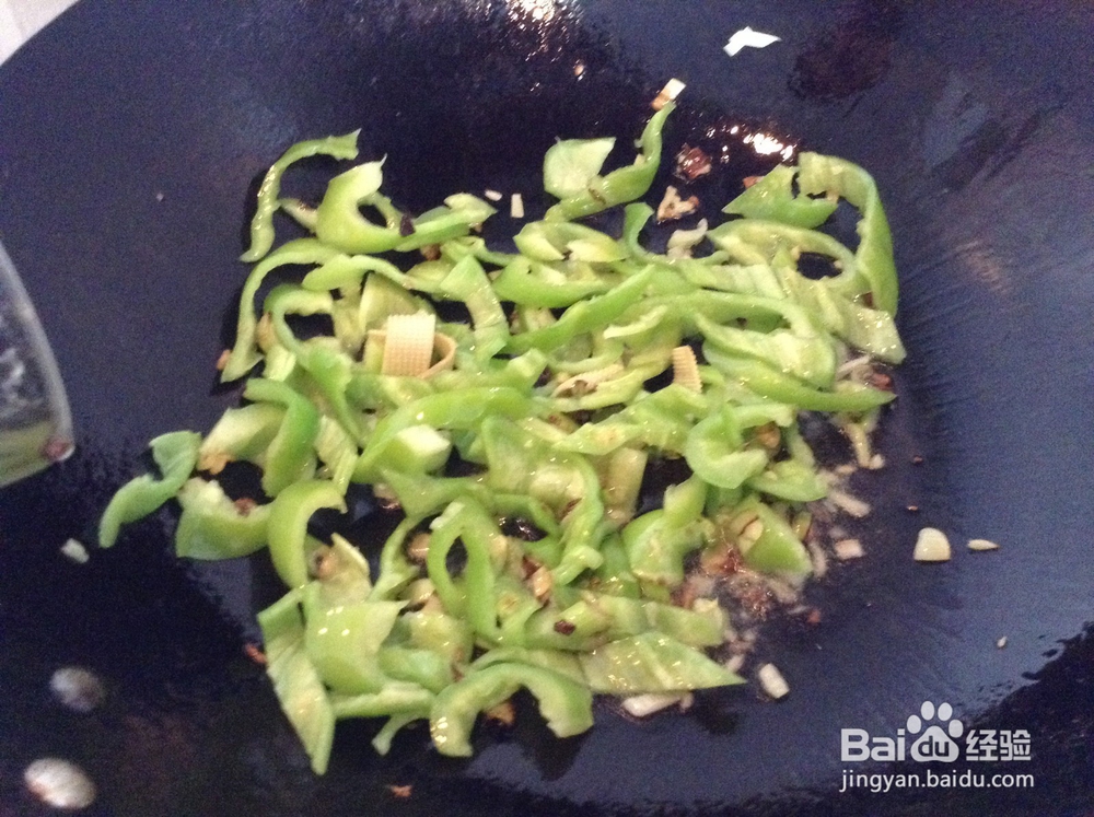 尖椒炒豆皮---尖椒和豆皮的美味搭配