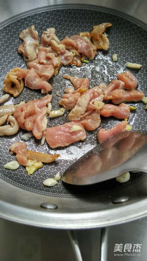 胡萝卜黄瓜炒肉片