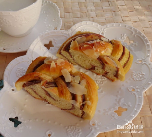 奶酪豆沙辫子面包