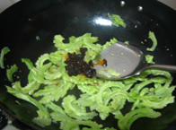 老干妈炝炒苦瓜片