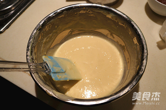 炸布里奶酪配香料樱桃