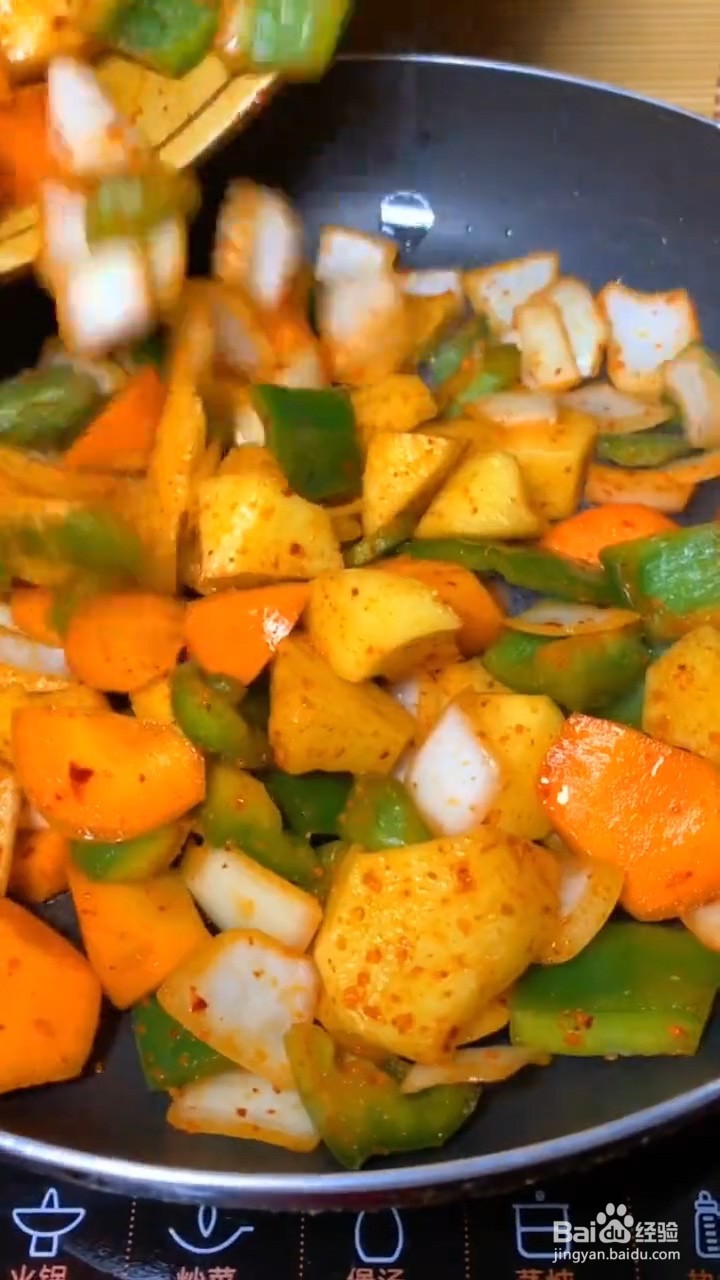 如何制作黄记煌三汁焖锅