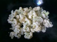 教大家肉丝豆干烧菜花的做法