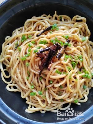 如何制作葱油面