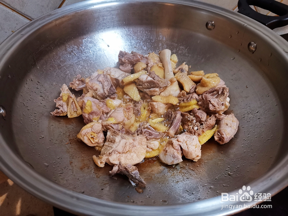 奶奶教你做鲜松茸土鸡汤