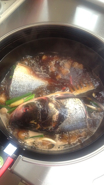 红烧肉炖胖头鱼