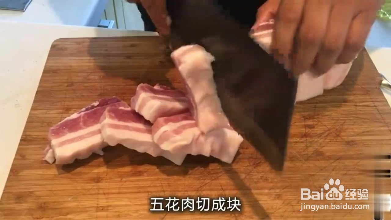 如何制作好吃的鹌鹑蛋红烧肉