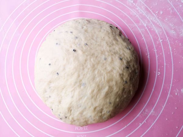 黑芝麻奶香面包