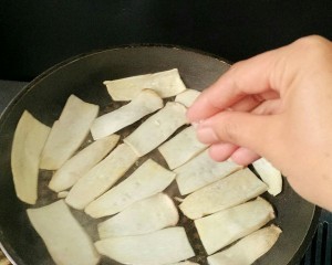教你怎么做香煎杏鲍菇(黄油版)