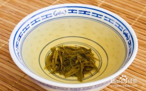 老人常喝茶可预防老年痴呆症