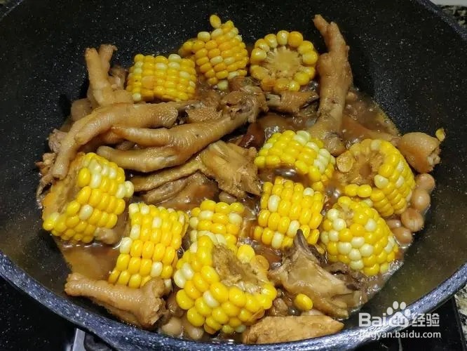 玉米炖鸡爪