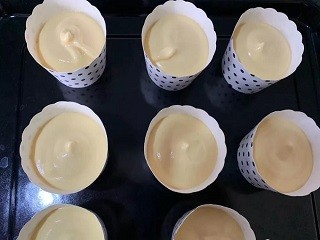 巧克力奶油纸杯蛋糕怎么做