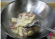 一般家里中午最常吃美为主食豆角焖面