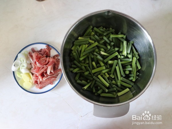如何做美味的蒜苔炒肉