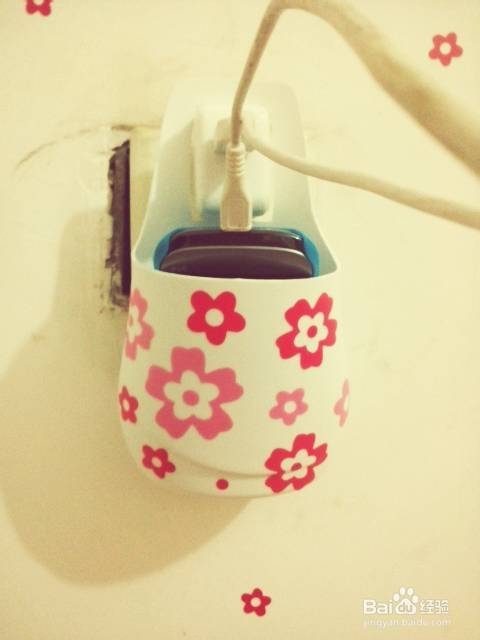 实际操作沐浴露瓶子摇身变手机收纳盒