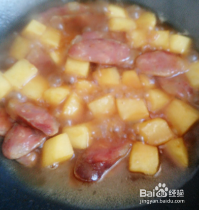 土豆香肠焖饭