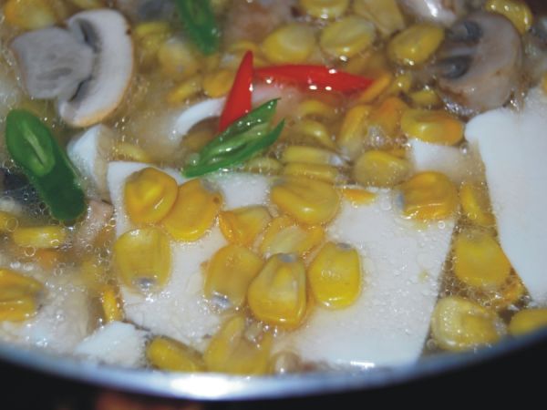 粟米磨菇烩豆腐