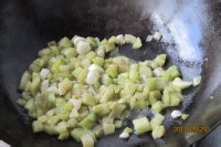 茄子鸡蛋酱的做法