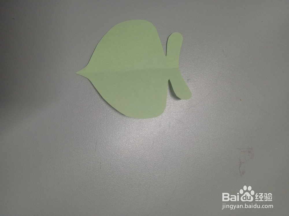 绿萝卜的剪纸方法