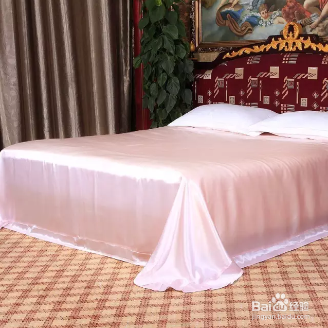 家里阳台小晒床单都困难! 学学这一高招~