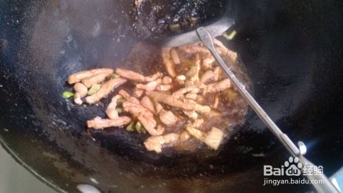 韭菜苔的简单做法--十分钟家常菜：韭菜苔炒肉