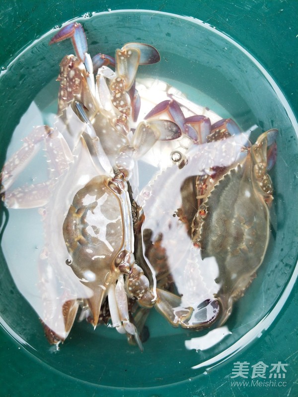 白蟹炒蛋的做法