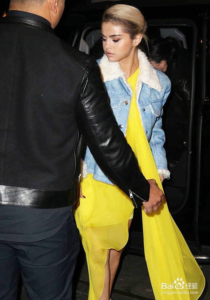 如何时尚搭配牛仔服饰？