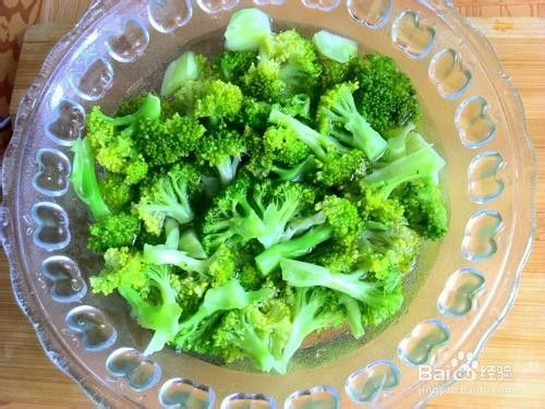 清淡的蒜蓉西兰花做法