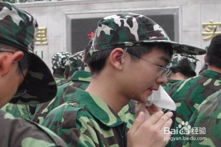 开学要军训，应该准备啥？