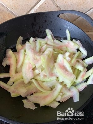 辣炒西瓜皮的做法