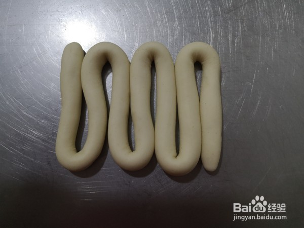 如何做出松软美味的红枣花馒头