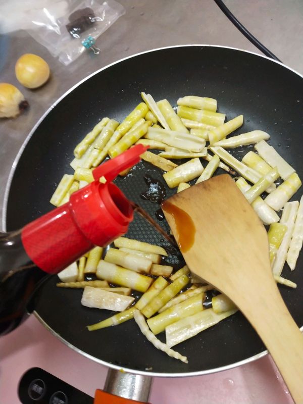 英姿飒爽油焖笋