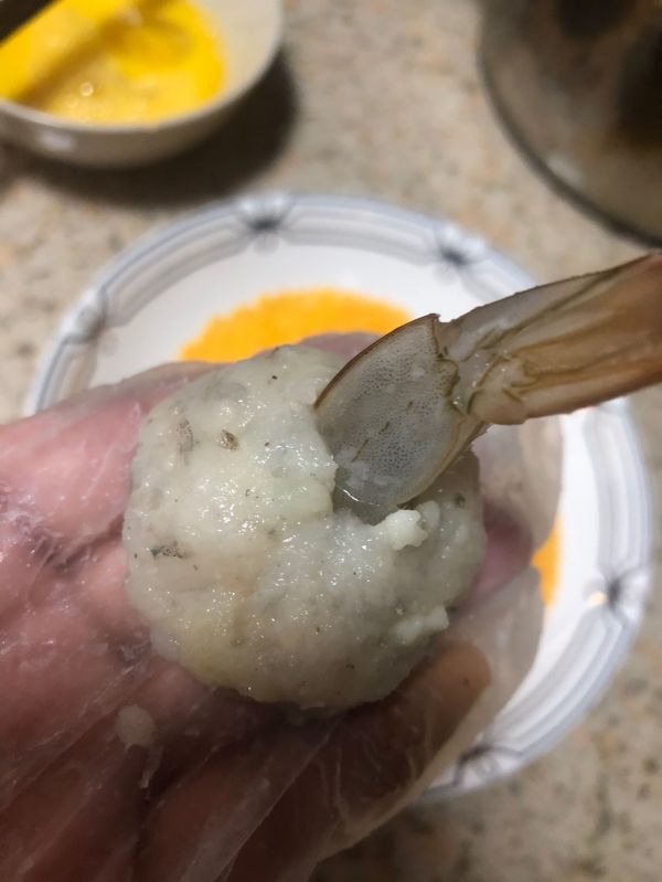 大虾新吃法-拉丝凤尾虾球