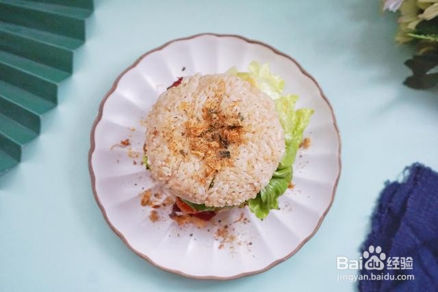 家庭自制熏肉小龙虾米饭汉堡