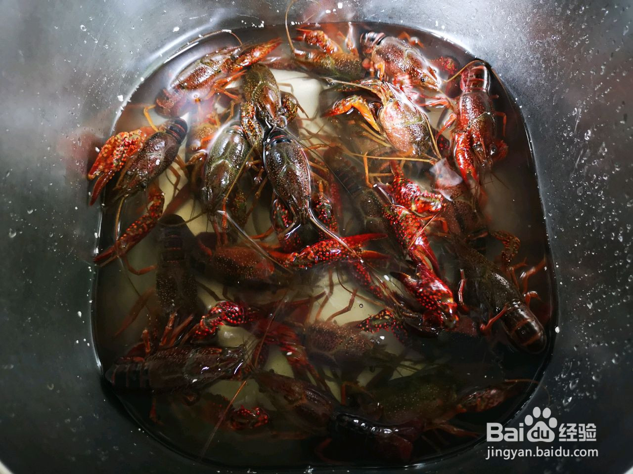 秋葵炒小龙虾的做法