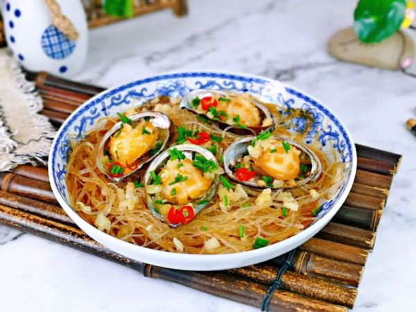蒜蓉粉丝蒸鲍鱼