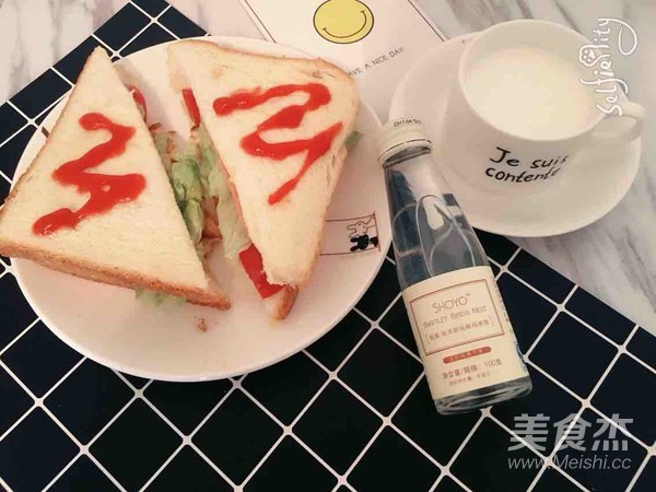 鸡蛋火腿三明治