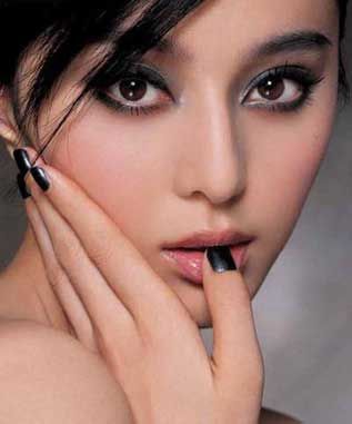 怎样画出适合烟熏妆的眼线