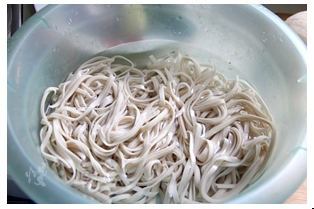 朝鲜荞麦凉面