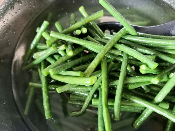 凉拌蒜香耗油豇豆