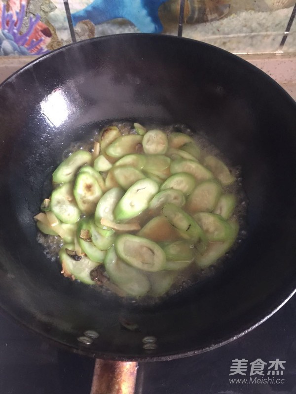 虾球烧丝瓜的做法