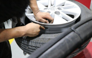 70迈胎压监测仪如何安装和使用