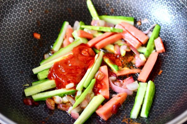 快手黄瓜火腿意面