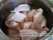 冰糖蹄花煨黄豆