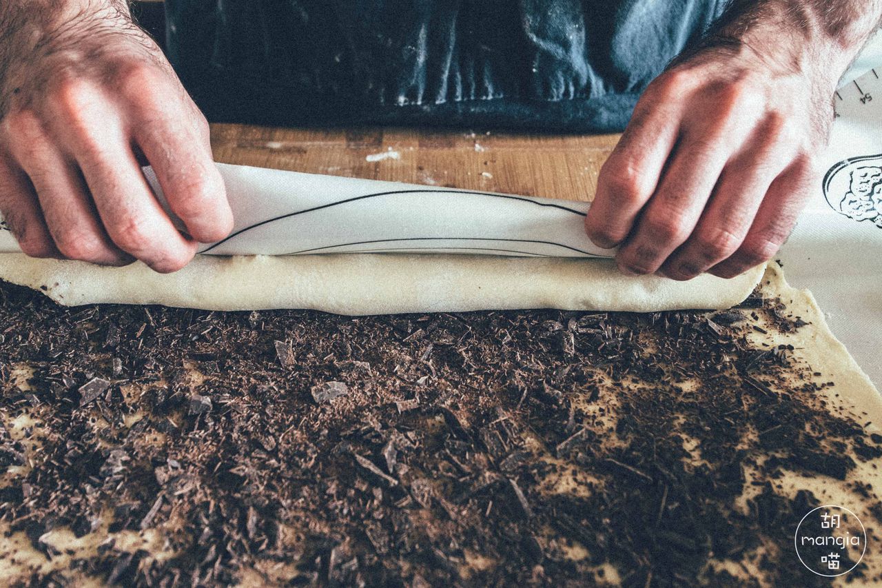 在家也能做美味的巧克力面包卷,十分好吃!