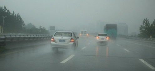 新手驾驶技巧之雨天如何驾驶更好
